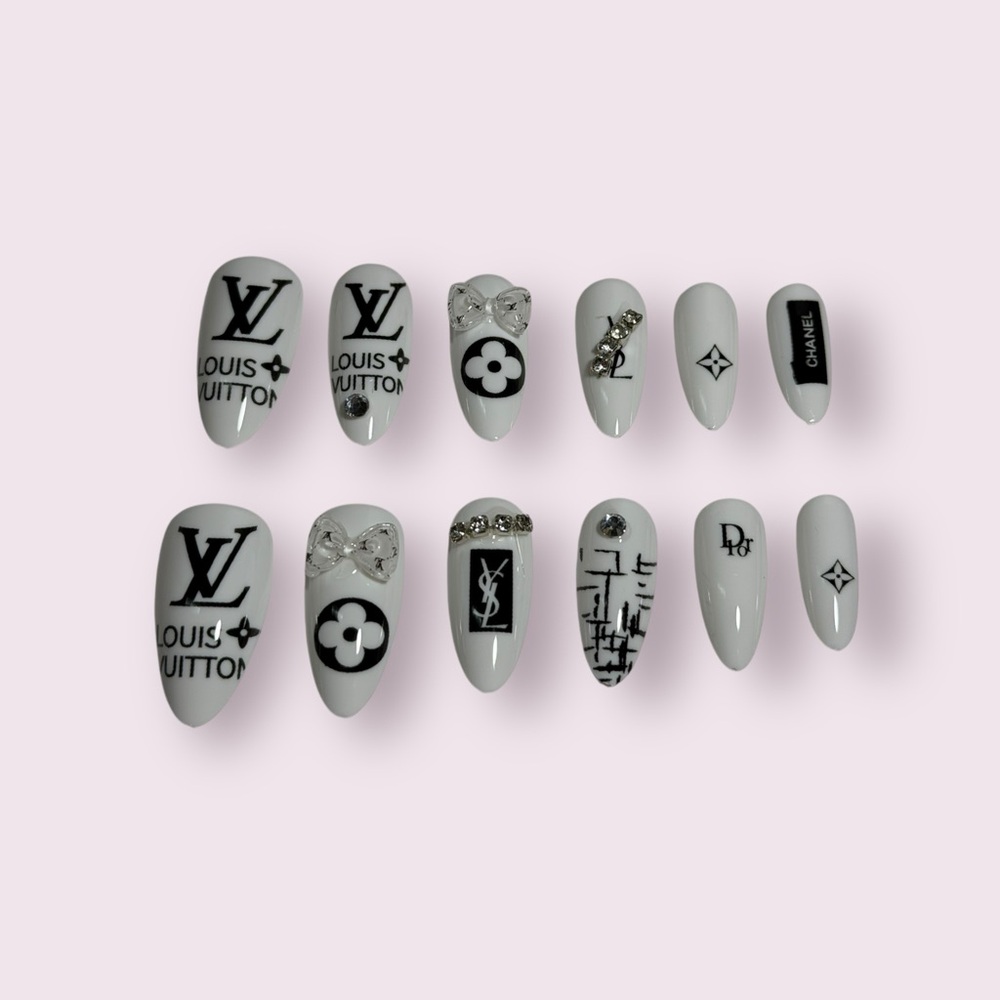 Designer-Inspired White Nail Set
